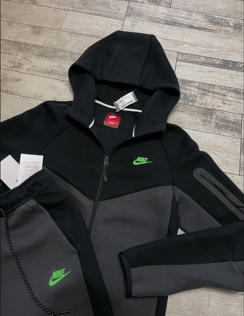 Tech Fleece komplet